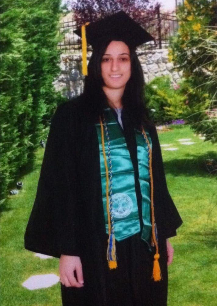 Lara Eddine, Bachelor of Biology